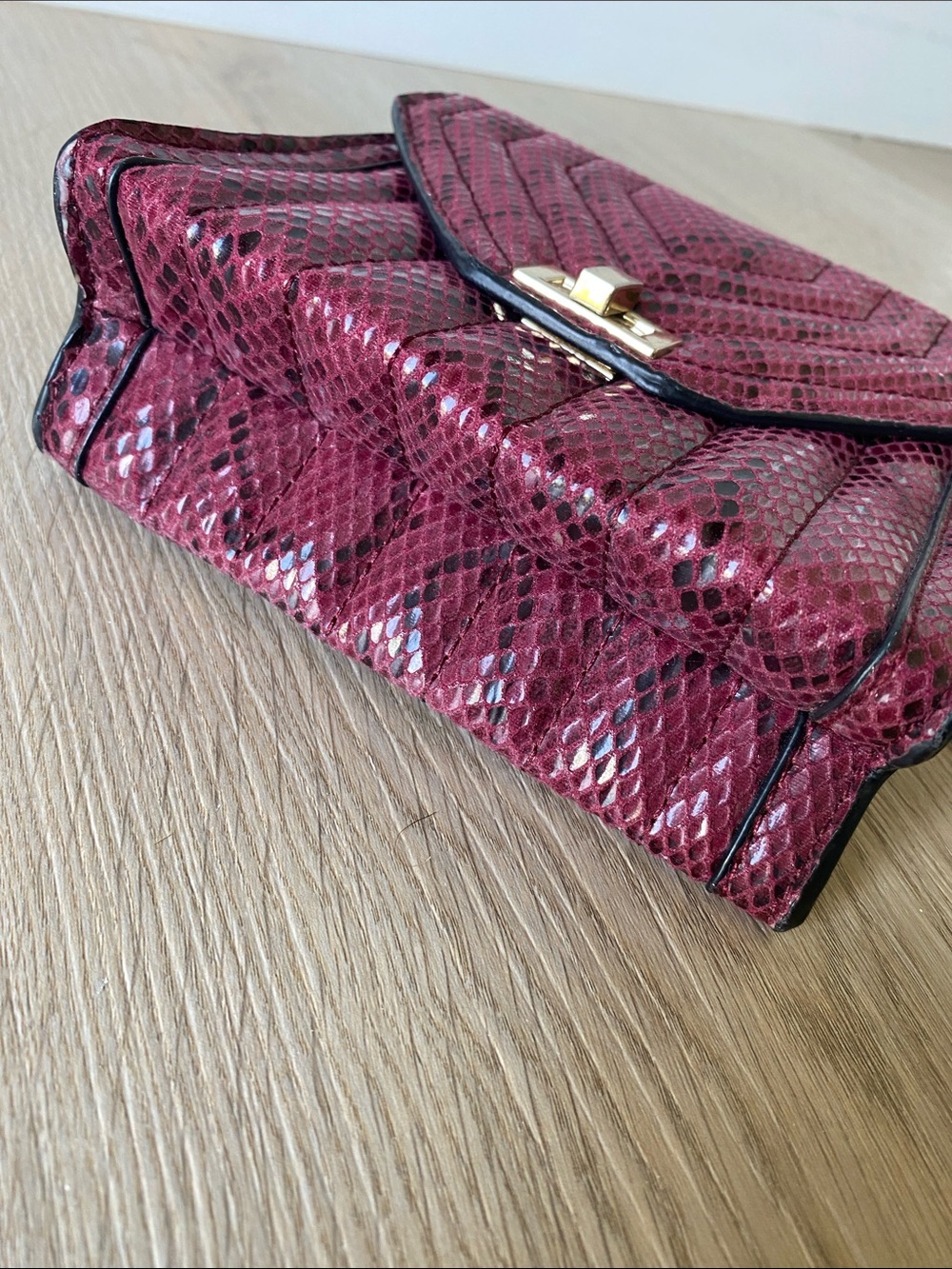Steve Madden Burgundy Snakeskin Embossed Crossbody Bag Shoulder Purse - Picture 8 of 12